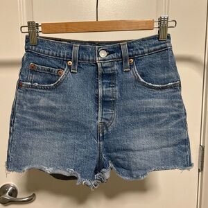Levi's Women's Denim Ribcage Shorts, size 25